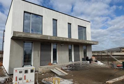 Casă cu 3 camere cu Canalizare în Ultracentral - 1