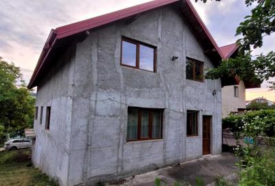 Casă cu 3 camere în Cârlig - 1