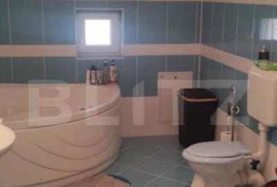 Casă cu 7 camere cu Teren 602 Mp în Nufărul