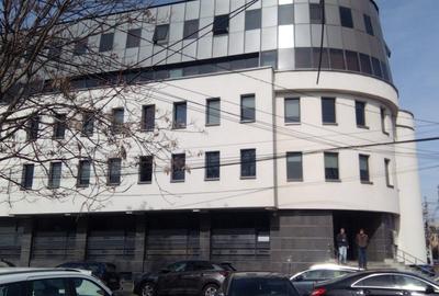 Birou, 450 mp în Democrației