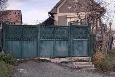 Casă cu Teren 1200 Mp în Mândra - 2