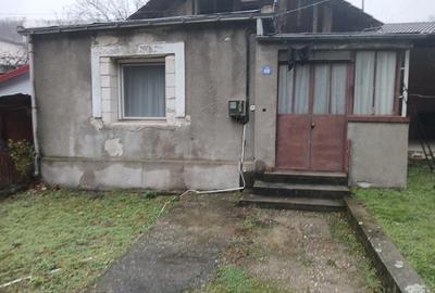 Casă cu Teren 260 Mp în Central - 1