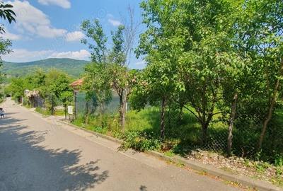 Teren de 490 mp, în Morilor