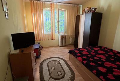 Apartament cu 3 camere semidecomandat în Crângași - 2