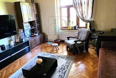 BALCESCU - ETAJ 1 - CLADIRE ISTORICA - 3 camere - decomandat - centrala proprie