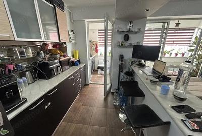 Apartament cu 3 camere decomandat, mobilat în Tomis Nord