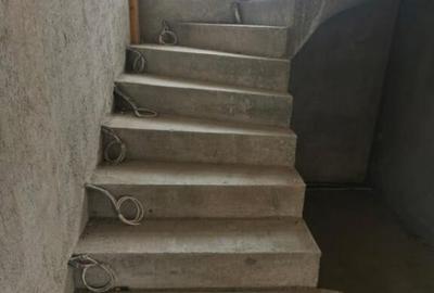 Casă cu 4 camere cu Teren 500 Mp în Rădăuți - 1