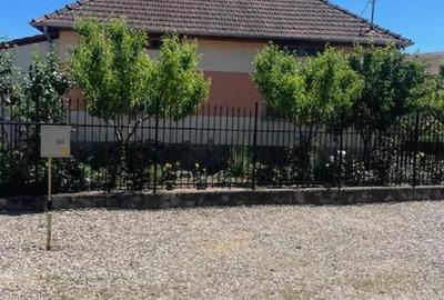 Casă cu Teren 700 Mp în Central - 20