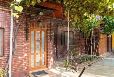 Casă cu 5 camere cu Teren 330 Mp în Piața Centrală - 14