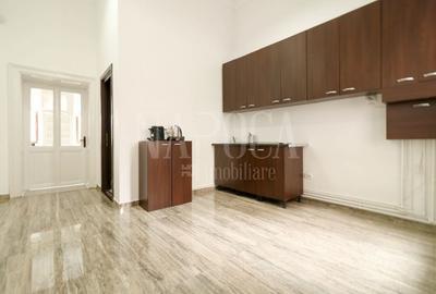 Apartament cu 4 camere semidecomandat în Central - 7