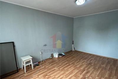 Etaj 1 Garsoniera, 26mp zona Apollo - 1