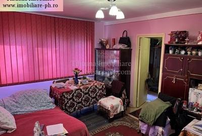 Apartament 2 camere de vanzare:Vest(Zarandului),etajul 2 - 2