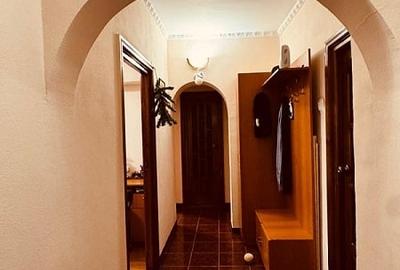 De vanzare apartament 3 camere in Micro 18 - 5