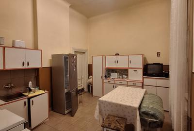 Apartament cu 3 camere semidecomandat în Central - 8