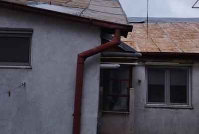 Casă cu 2 camere semidecomandat cu Teren 115 Mp în Calea Galați