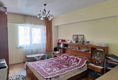 Apartament cu 3 camere decomandat în 1 Mai - 4