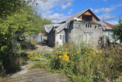 Casă cu 3 camere cu Teren 764 Mp în Central