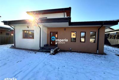 Casă cu 4 camere cu Teren 425 Mp în Miroslava - 1