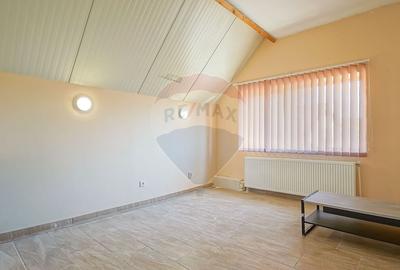 Casă individuală cu 14 camere cu Teren 306 Mp în Central - 28