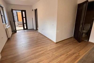 Casa de vanzare - Tatarasi Piata Chirila - 3