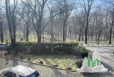 Birou, de 1,200 mp, în Ultracentral