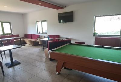 Casă cu 8 camere cu Teren 2370 Mp în Central - 2