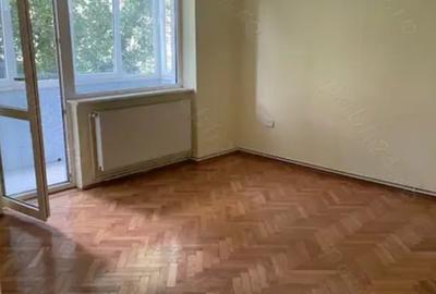 Apartament cu 3 camere decomandat în Calea București - 1