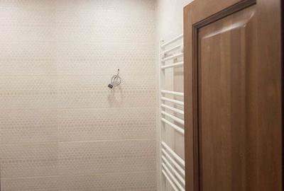 Apartament cu 3 camere în Central - 1