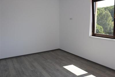 Duplex despartit prin garaj la liziera padurii Dumbravita -  Balcescu - 18