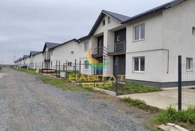 Duplex cu 4 camere cu Canalizare în Exterior Est - 1