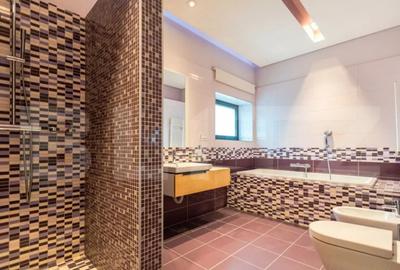 Casă cu 8 camere cu Teren 2300 Mp în Lunei - 8