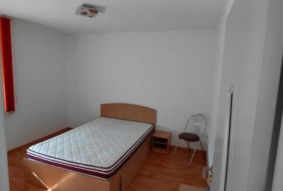 Apartament cu 3 camere semidecomandat în Central - 2