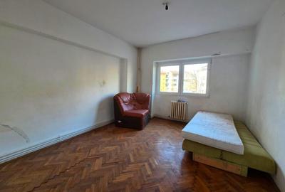 Apartament cu 3 camere decomandat în Dacia - 4