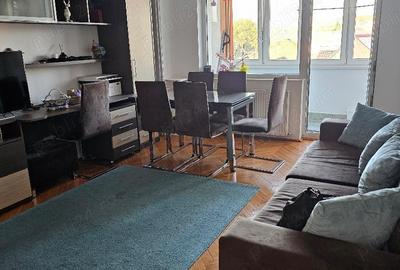 Dau in chirie ap 3 cam et 2 Spital Judetean , Su 75 mp, dec, mobilat dotat, ocupabil imediat. - 1