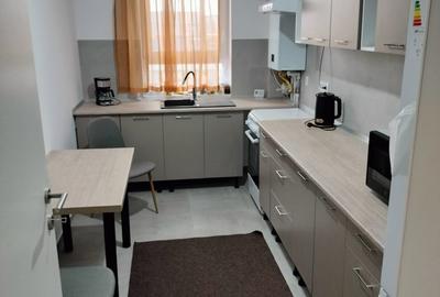 Apartament cu 2 camere decomandat în Tractorul - 3