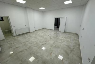 Spațiu comercial, de 55 mp, în Central - 3