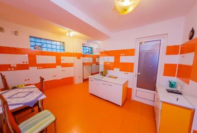 DE VANZARE DOUA CASE in zona de PARC ideale pentru doua familii - 19