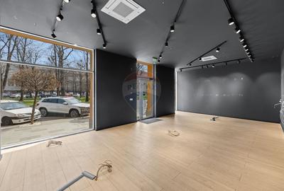 Spațiu comercial, de 160 mp, în Central - 3