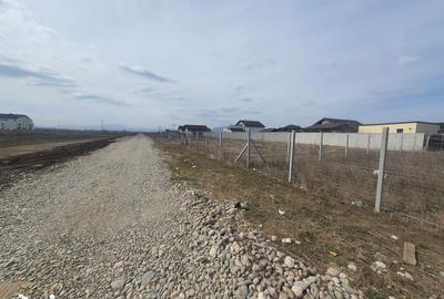 Teren de 518 mp, în Sânpetru - 2