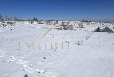 Teren de 2500 mp, în Mărișel