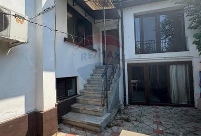 Aproape de scoala nr 2 Traian, Casa de vanzare 0% comision