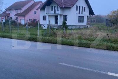 Casă cu 5 camere cu Teren 2400 Mp în Șieu - 2