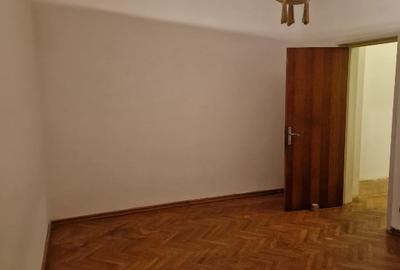 Apartament cu 3 camere semidecomandat în Pajura - 6