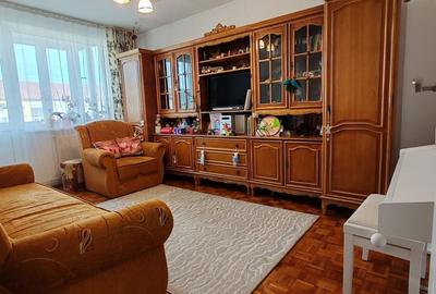 Apartament cu 3 camere decomandat în Central - 1