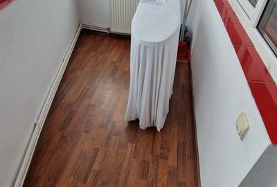 Apartament cu 2 camere decomandat în Piața Centrală