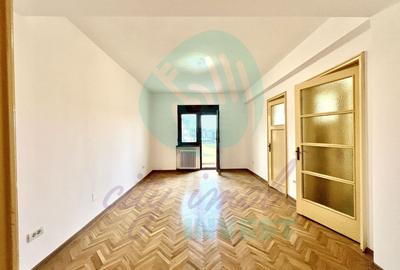 Apartament cu 4 camere decomandat în Cișmigiu