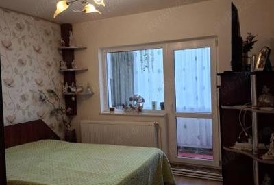 Apartament 3 camere decomandate zona Poarta 6 - 3