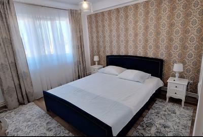 Apartament cu 3 camere decomandat în Central - 3