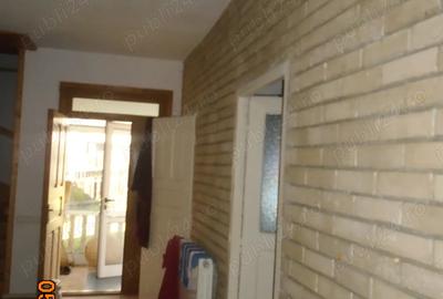 Casă cu 6 camere în Central - 2