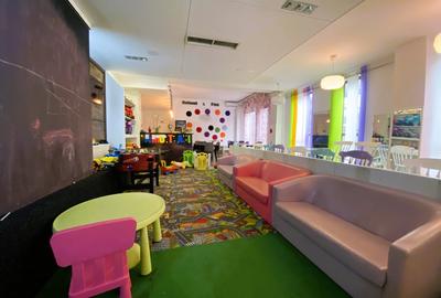 Spatiu de joaca interior + zona de socializare pentru parinti si bunici Spatiu de joaca interior + zona de socializare pentru parinti si bunici - 7